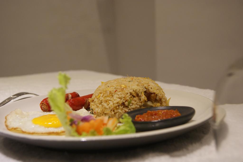 Sugiras Living Otel Denpasar Dış mekan fotoğraf