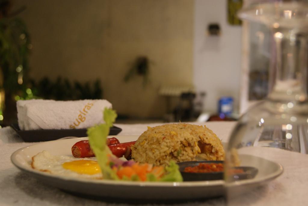 Sugiras Living Otel Denpasar Dış mekan fotoğraf