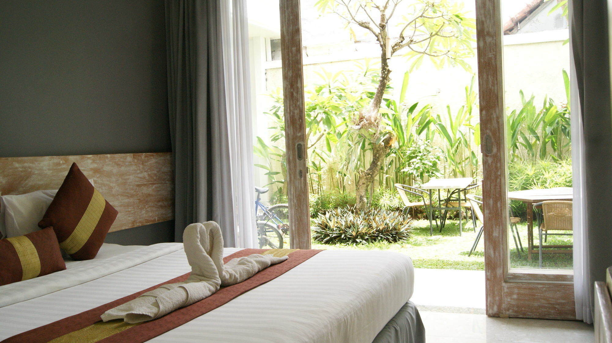 Sugiras Living Otel Denpasar Dış mekan fotoğraf